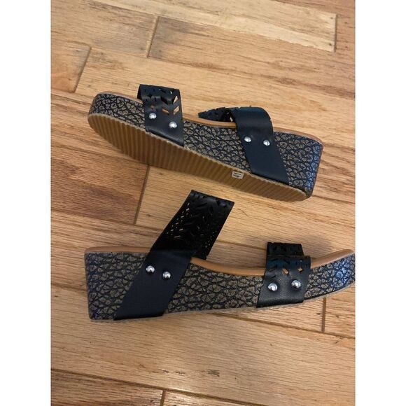 Unbranded, women's slip on black strappy, open toed tan wedges size 41 - Picture 5 of 7